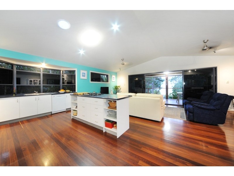 42 Gloucester Avenue, Hideaway Bay QLD 4800