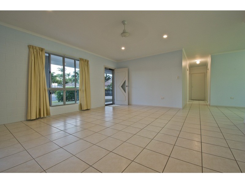 4 Tulip Court, Proserpine QLD 4800