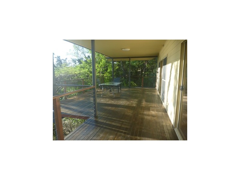 8 William Close, Cannonvale QLD 4802