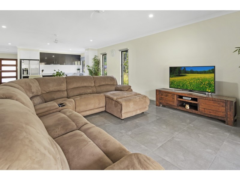 48 Parker Road, Cannonvale QLD 4802