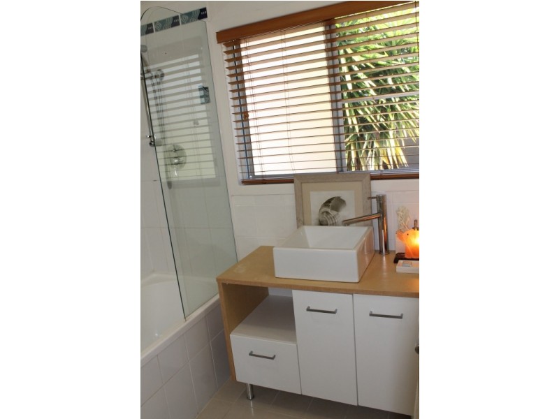 14 Manooka Drive, Cannonvale QLD 4802