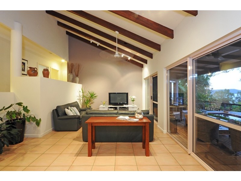 7 Dixon Place, Cannonvale QLD 4802