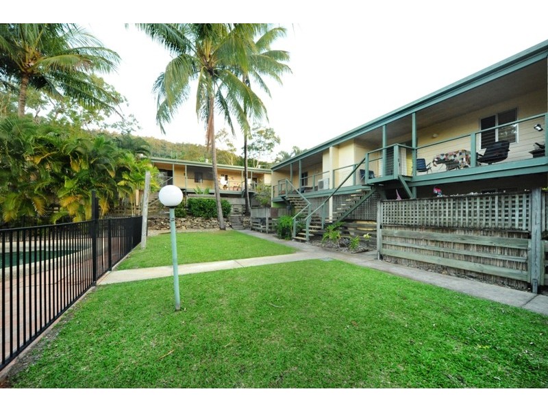 8/6 St Martins Lane, Cannonvale QLD 4802