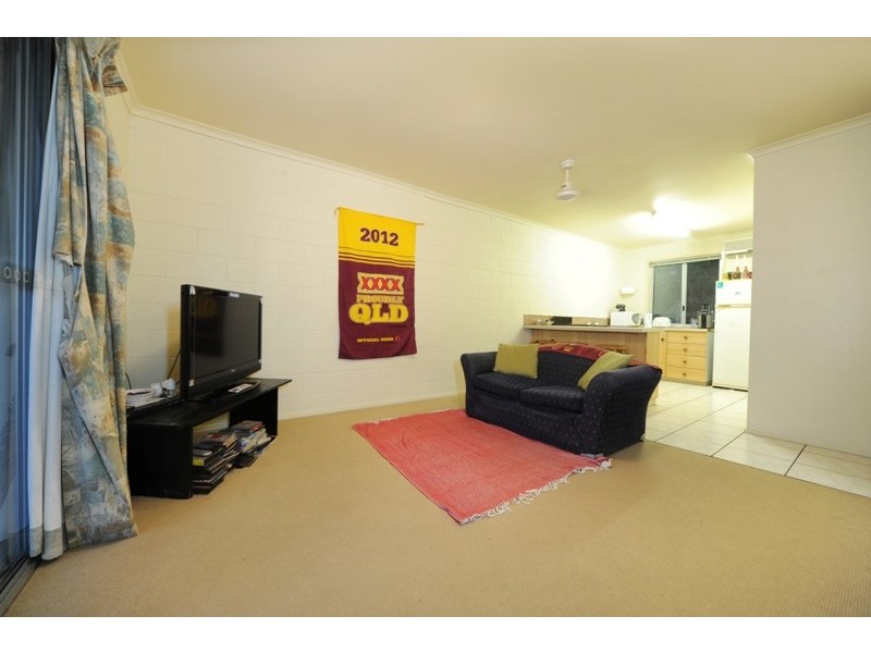 8/6 St Martins Lane, Cannonvale QLD 4802