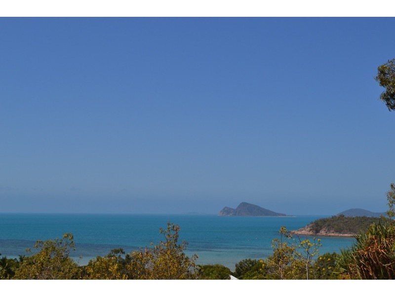 17 Blackcurrant Drive, Hideaway Bay QLD 4800