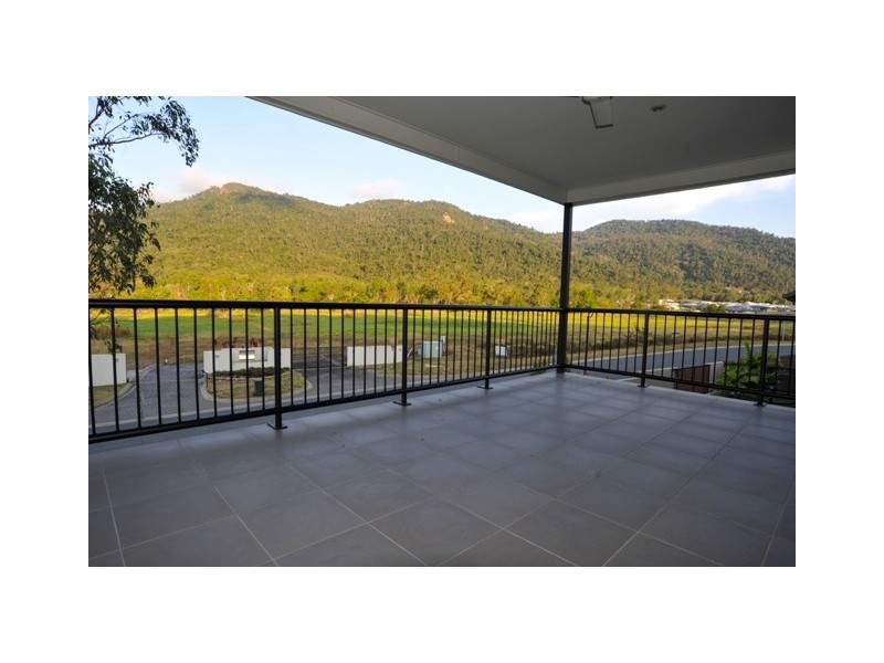 22 Parker Road, Cannonvale QLD 4802