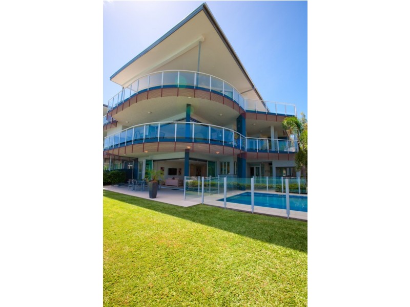 22 Pavillions 1 Airport Drive, Hamilton Island QLD 4803