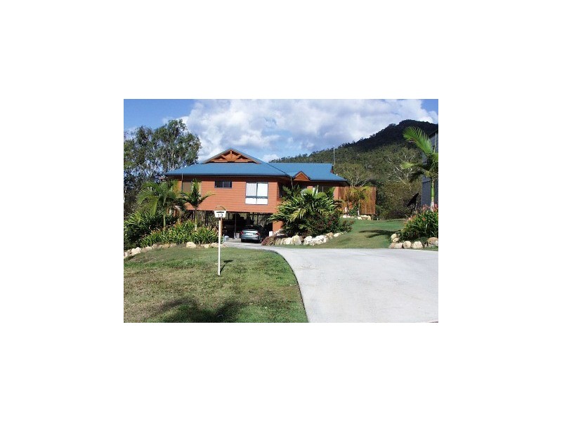 13 Daydream Court, Cannonvale QLD 4802