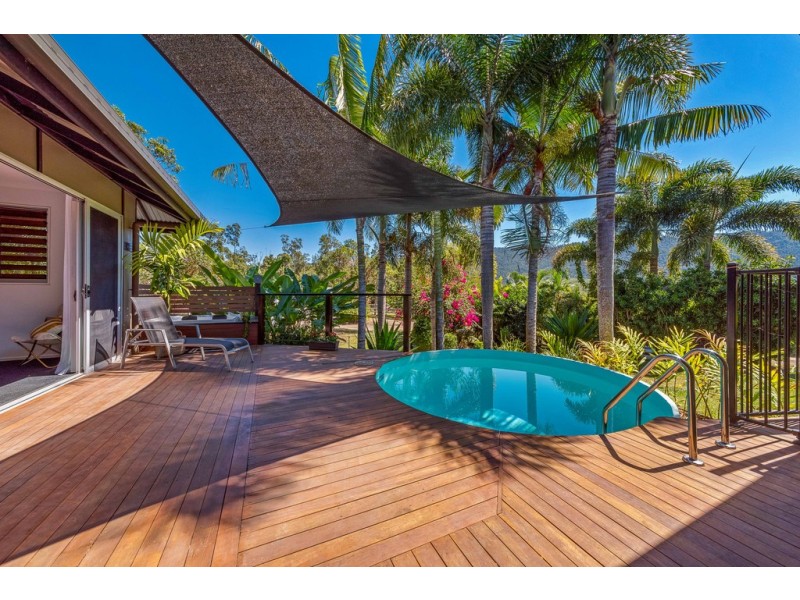 52 Holloway Drive, Sugarloaf QLD 4800