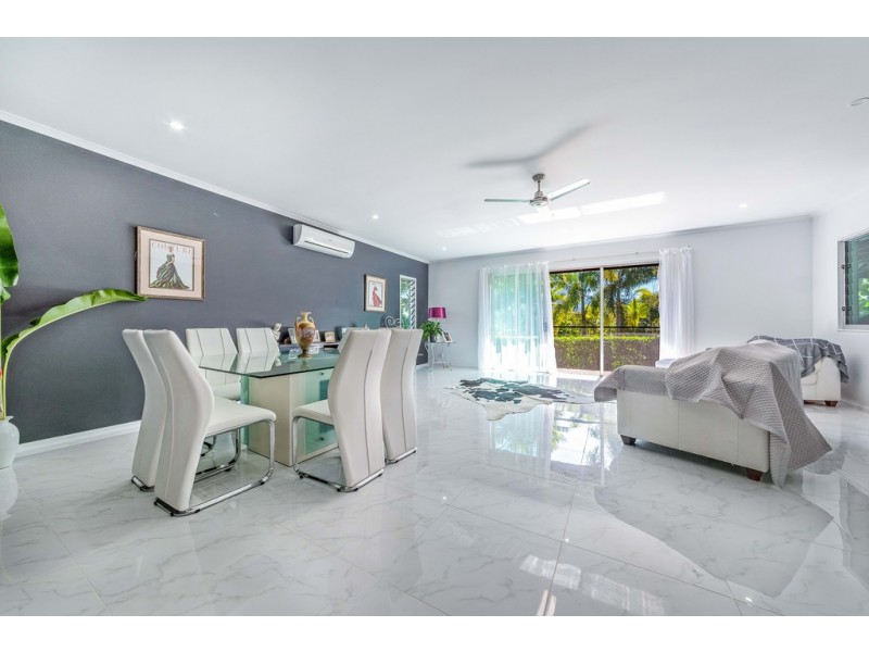 52 Holloway Drive, Sugarloaf QLD 4800