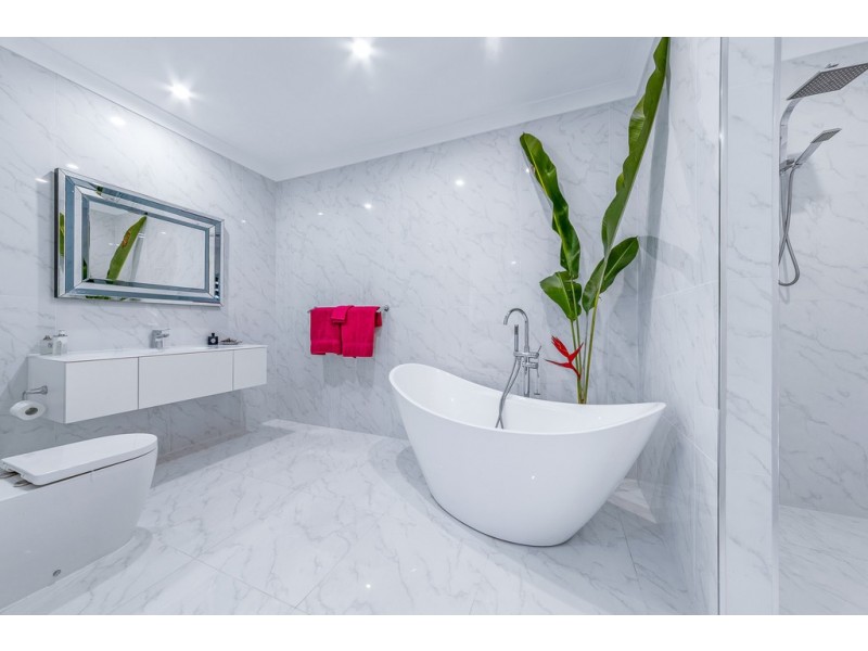 52 Holloway Drive, Sugarloaf QLD 4800