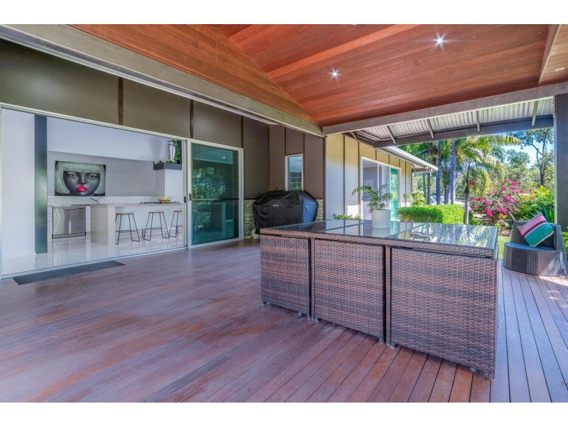 52 Holloway Drive, Sugarloaf QLD 4800