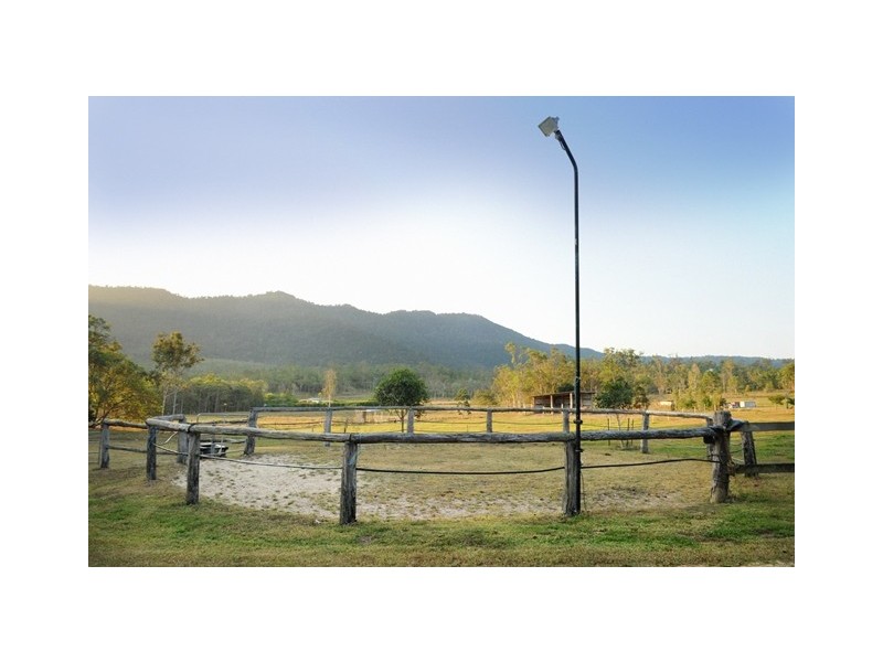 52 Holloway Drive, Sugarloaf QLD 4800