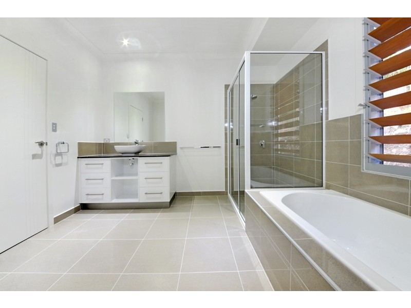 10 Raddle Court, Cannonvale QLD 4802