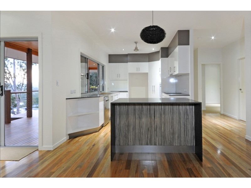 10 Raddle Court, Cannonvale QLD 4802