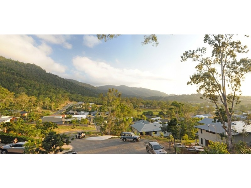 10 Raddle Court, Cannonvale QLD 4802