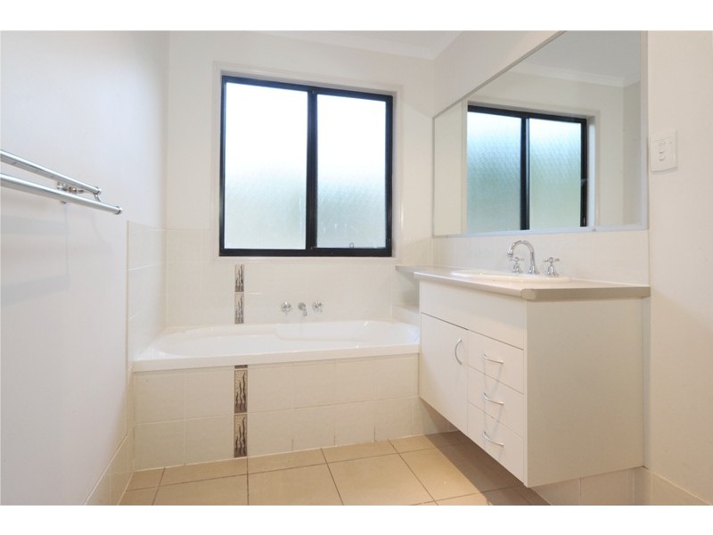 35 Rattray Avenue, Hideaway Bay QLD 4800