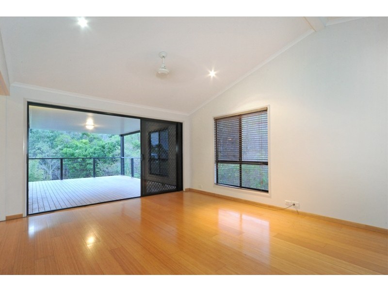 35 Rattray Avenue, Hideaway Bay QLD 4800