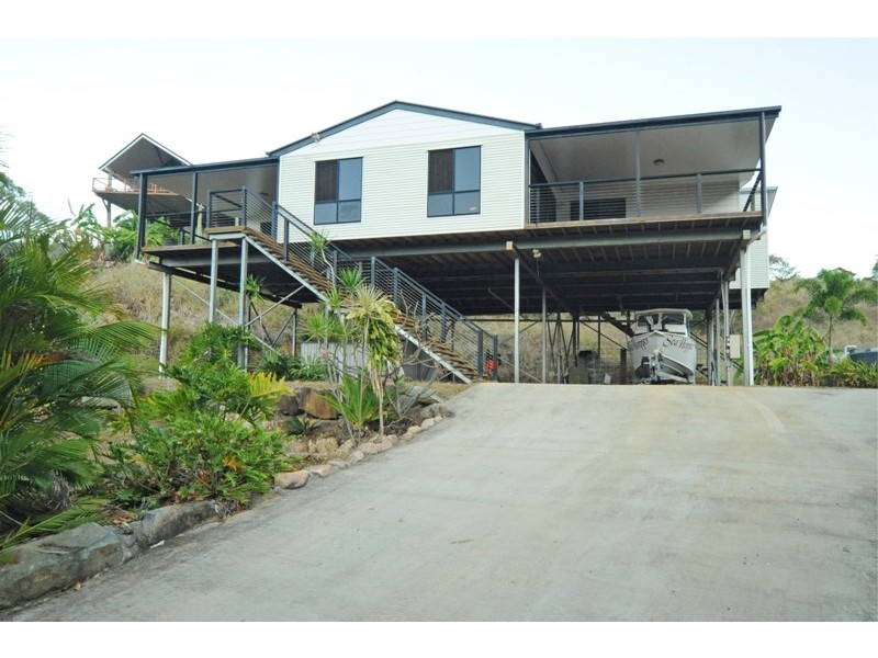 35 Rattray Avenue, Hideaway Bay QLD 4800