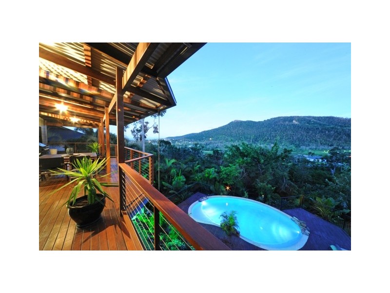 26 Hamilton Avenue, Cannonvale QLD 4802