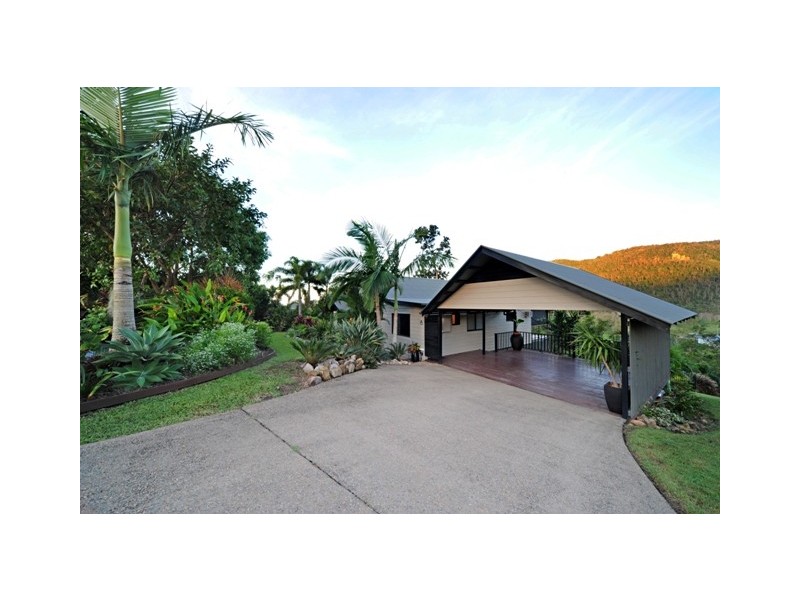 26 Hamilton Avenue, Cannonvale QLD 4802