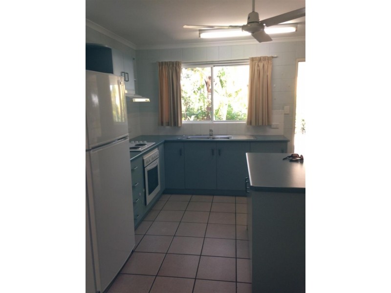 1/5 Eshelby Drive, Cannonvale QLD 4802