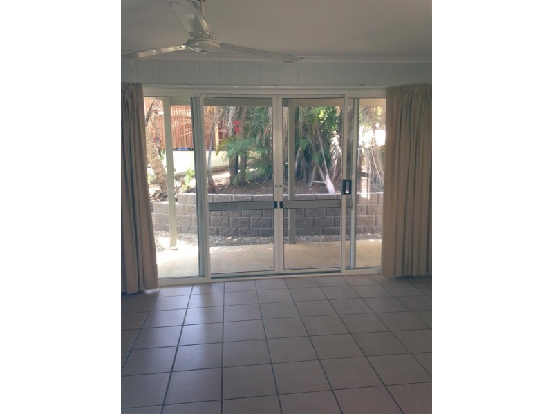 1/5 Eshelby Drive, Cannonvale QLD 4802