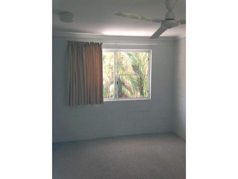 1/5 Eshelby Drive, Cannonvale QLD 4802