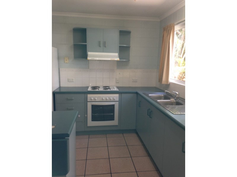 1/5 Eshelby Drive, Cannonvale QLD 4802