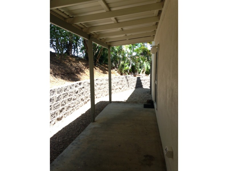 1/5 Eshelby Drive, Cannonvale QLD 4802