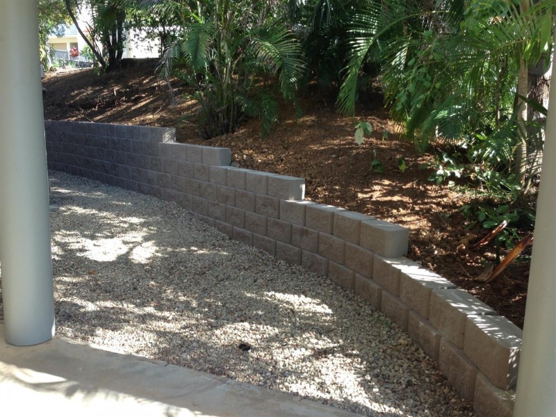 1/5 Eshelby Drive, Cannonvale QLD 4802