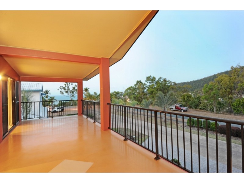 3/24 Illawong Street, Cannonvale QLD 4802