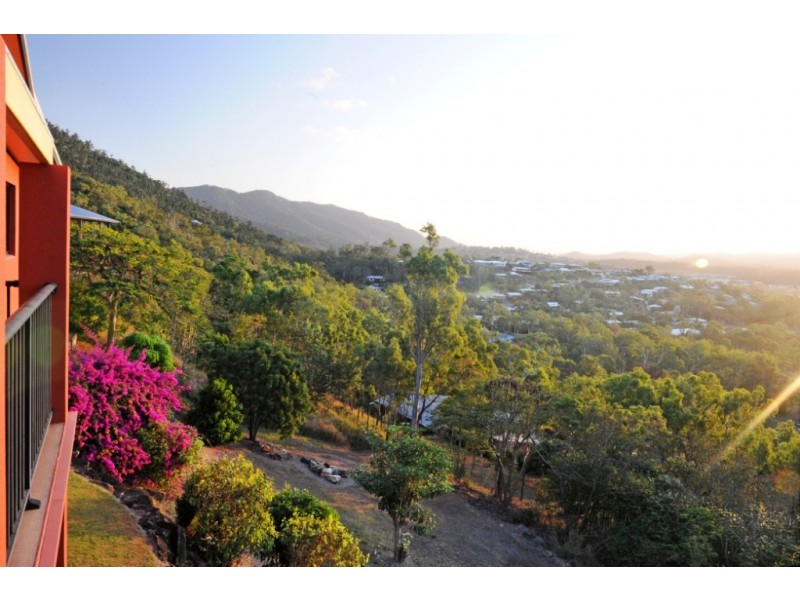 3/24 Illawong Street, Cannonvale QLD 4802