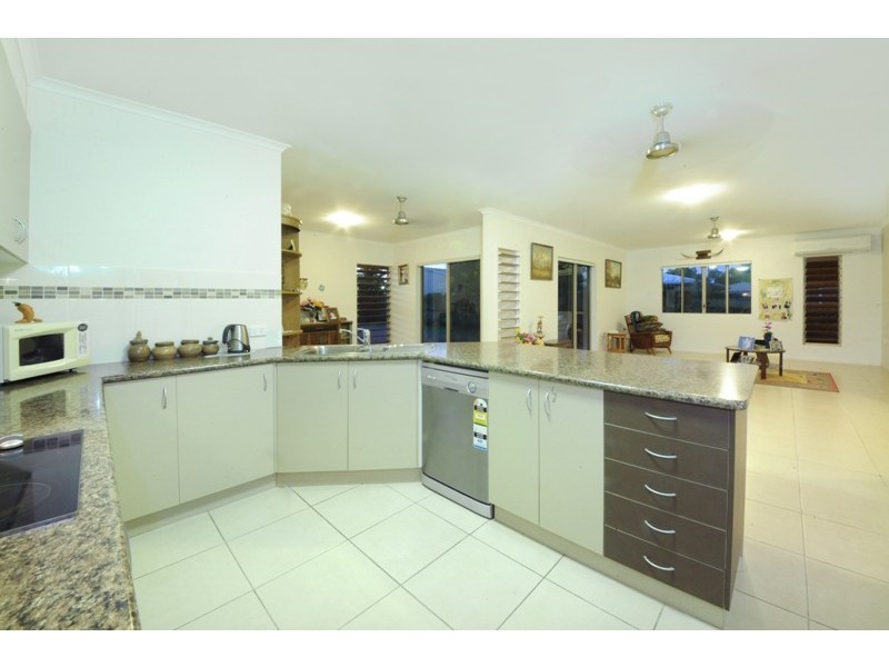 4 Keith Johns Drive, Proserpine QLD 4800