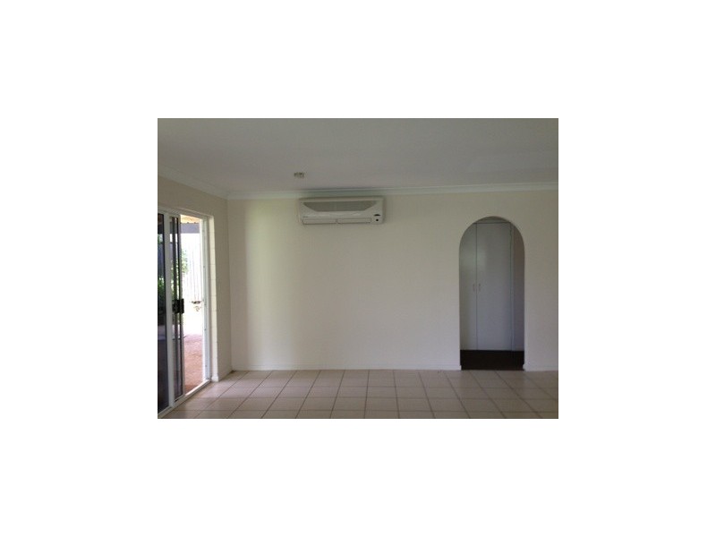 8 Jones Road, Cannonvale QLD 4802