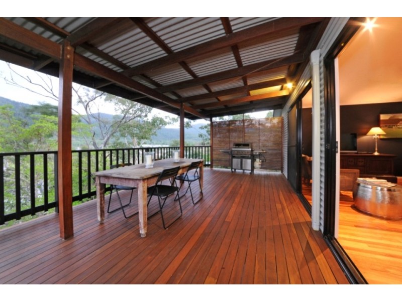 21 Daydream Court, Cannonvale QLD 4802