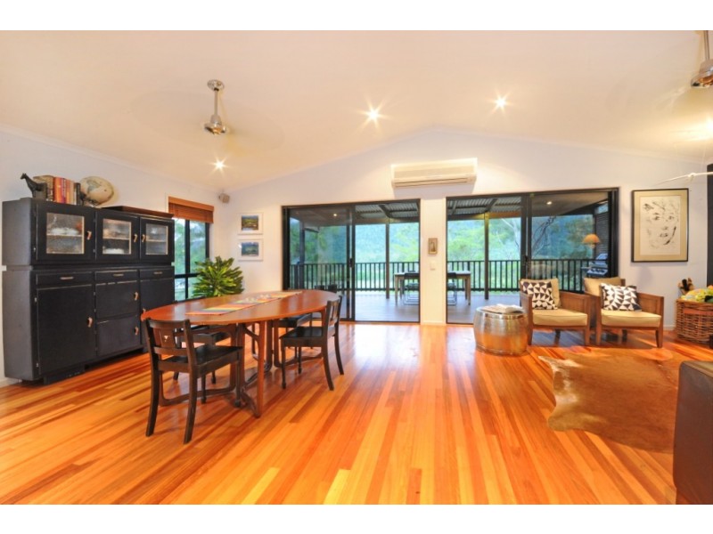 21 Daydream Court, Cannonvale QLD 4802