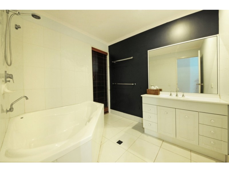 21 Daydream Court, Cannonvale QLD 4802