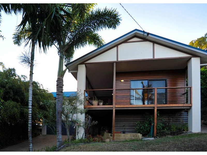 18 Stewart Drive, Cannonvale QLD 4802