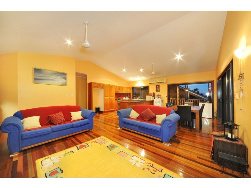 11 Hamilton Avenue, Cannonvale QLD 4802