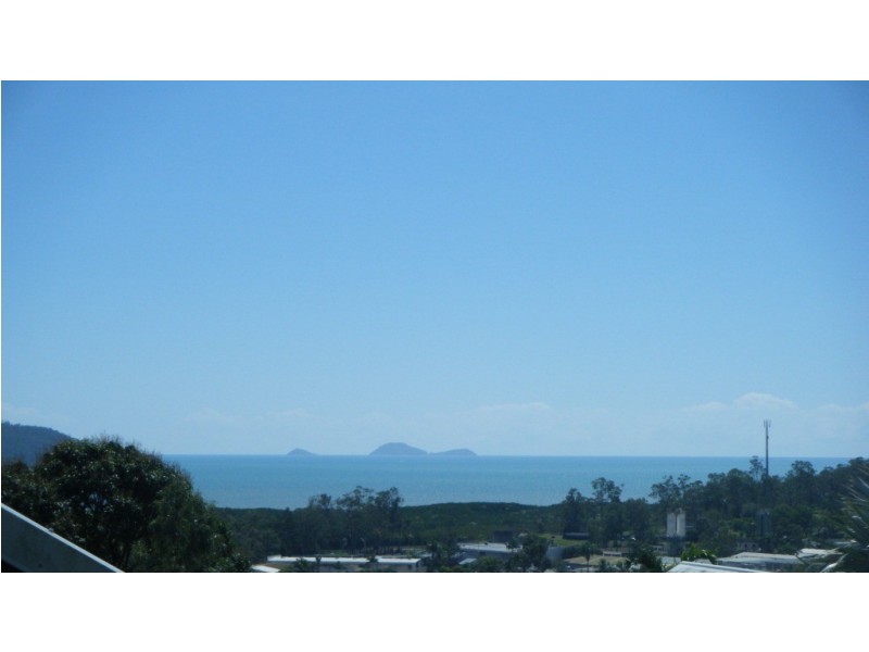 11 Hamilton Avenue, Cannonvale QLD 4802