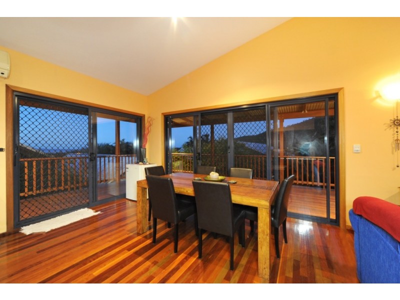 11 Hamilton Avenue, Cannonvale QLD 4802