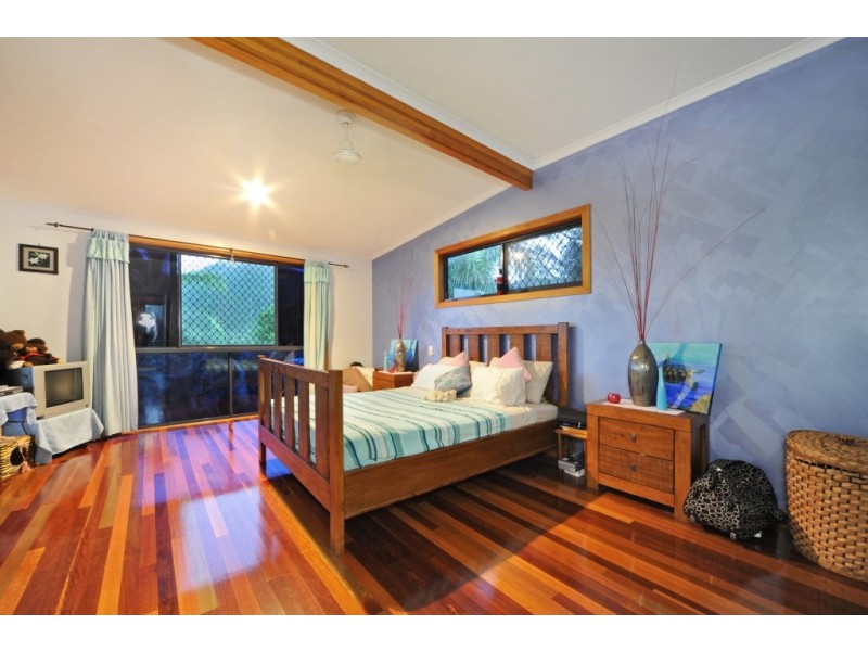 11 Hamilton Avenue, Cannonvale QLD 4802