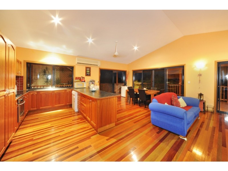 11 Hamilton Avenue, Cannonvale QLD 4802