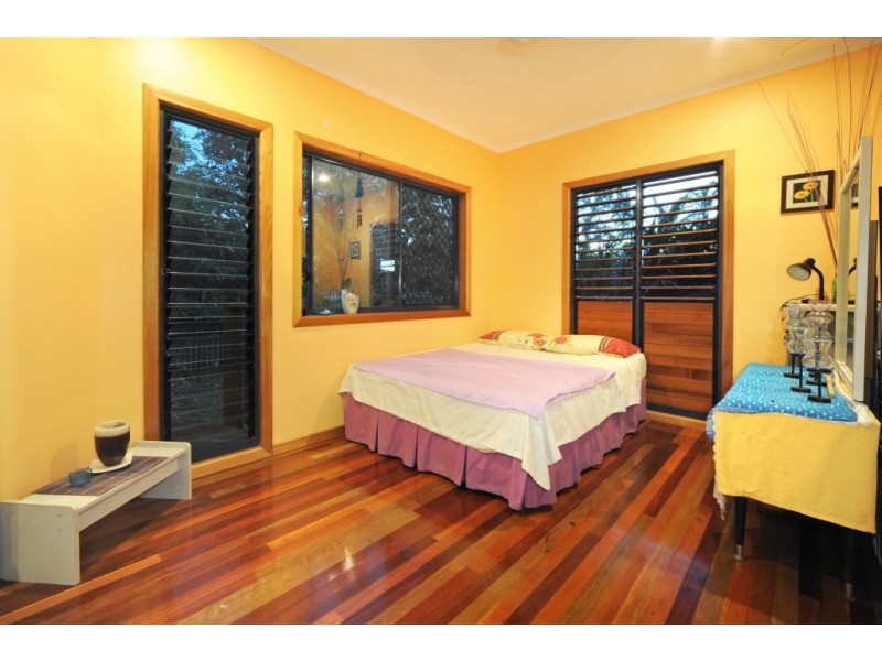 11 Hamilton Avenue, Cannonvale QLD 4802