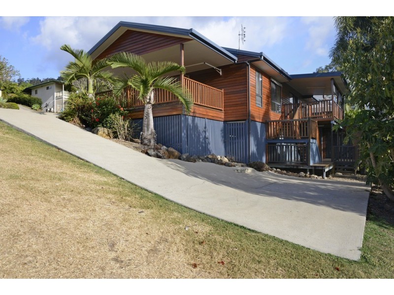 60 Country Road, Cannonvale QLD 4802