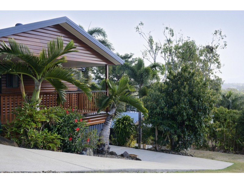 60 Country Road, Cannonvale QLD 4802