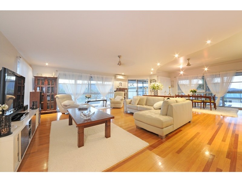 8/14 Hamilton Avenue, Cannonvale QLD 4802