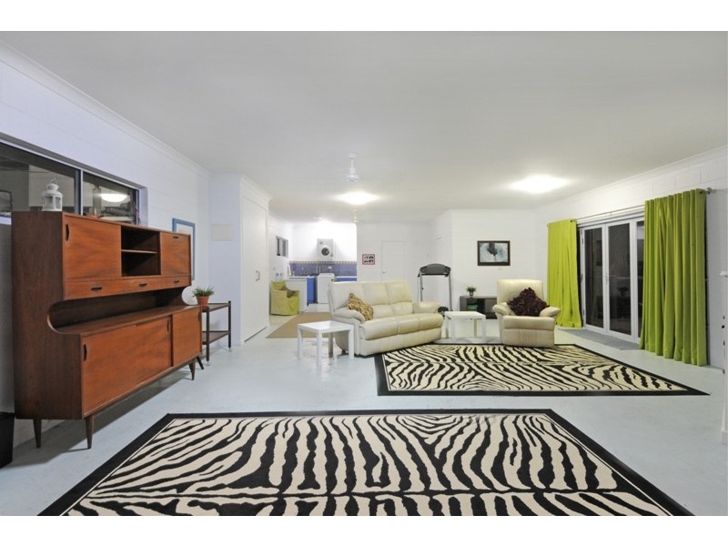 8/14 Hamilton Avenue, Cannonvale QLD 4802