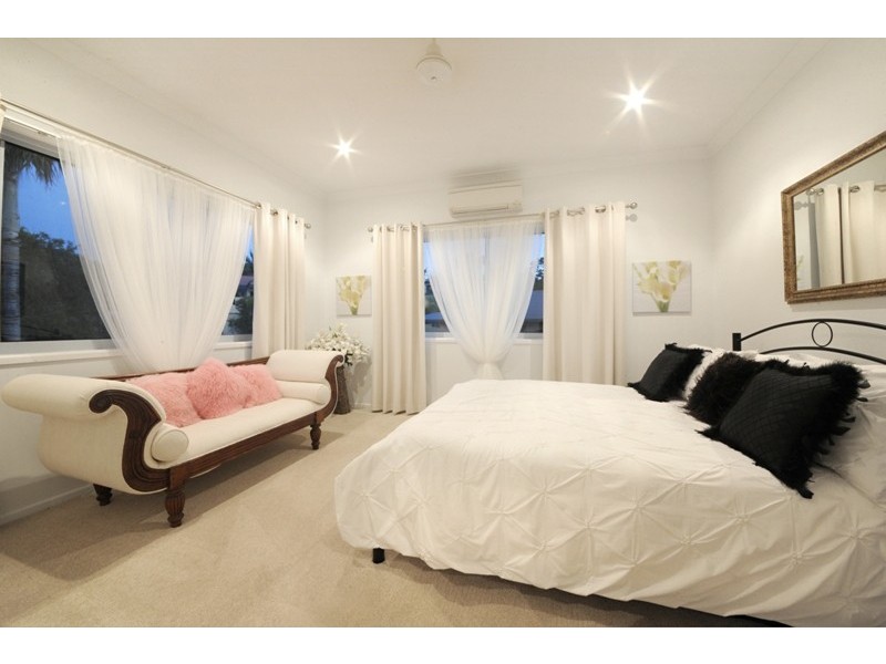 8/14 Hamilton Avenue, Cannonvale QLD 4802